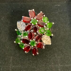 Elegant Red and Green Gemstone Floral Ring